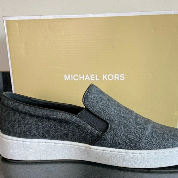 Mk Keaton slip on - Picture 2 of 4